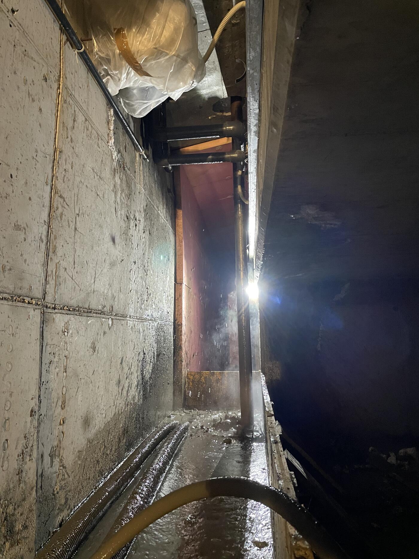 Vom Dach aus hergestellte Soilcrete-Säule